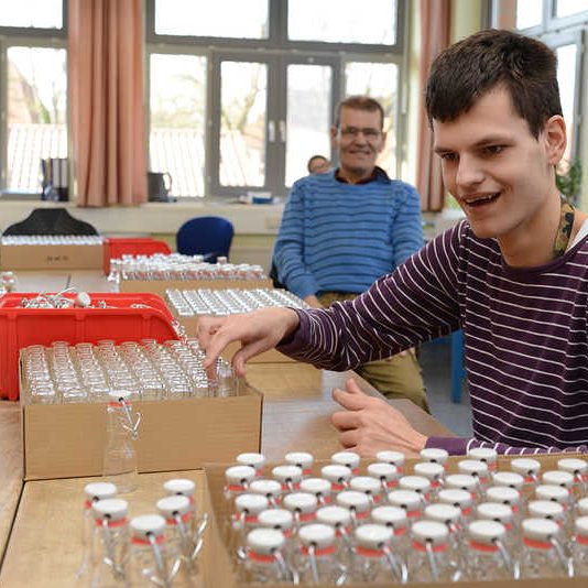 Arbeitsbereich Verpackung, Konfektion und Montage