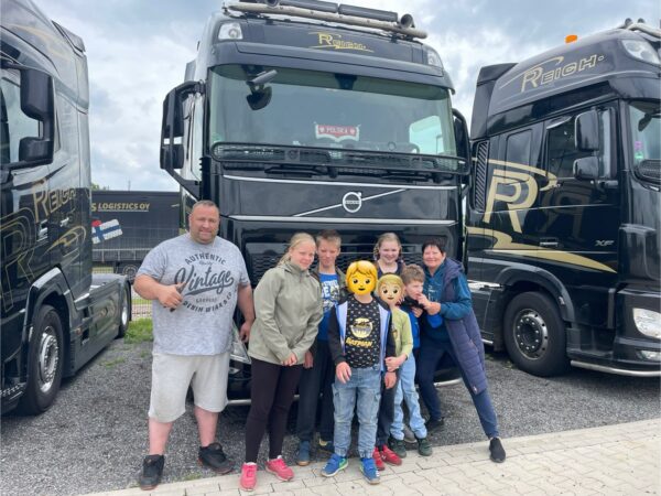 (c) Svea Krause Spedition Philipp Reich transportiert uns kostenlos ein Paralleltandem von Ichenhausen in Bayern nach Dobbertin